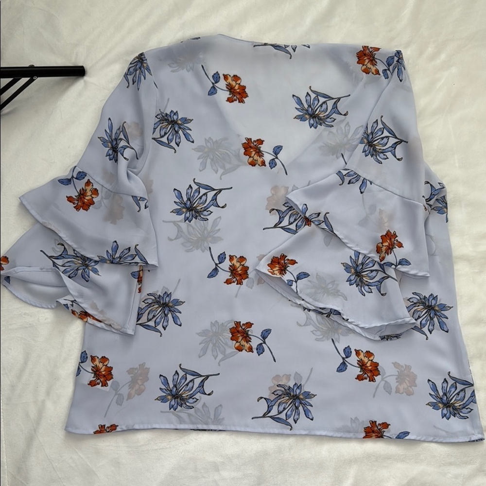 LUSH SIZE M | Floral V-Neck Blouse - Blue and Orange | Flare SLEEVE - Picture 7 of 7